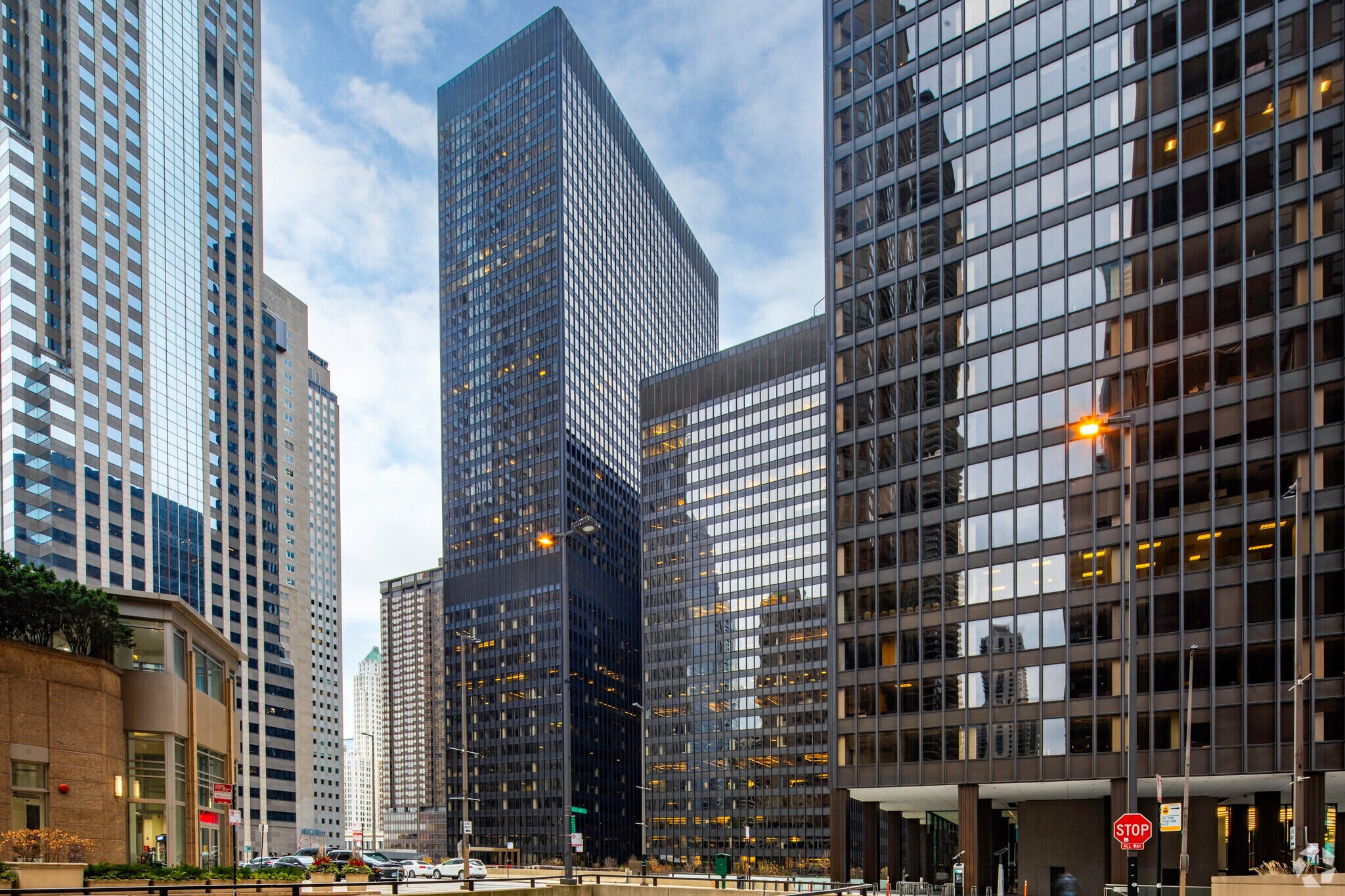 225 N Michigan Ave, Chicago, IL à louer Photo principale– Image 1 sur 6