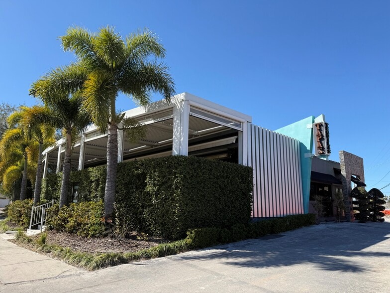 2702 W Kennedy Blvd, Tampa, FL à louer - Photo de l’immeuble – Image 3 sur 14