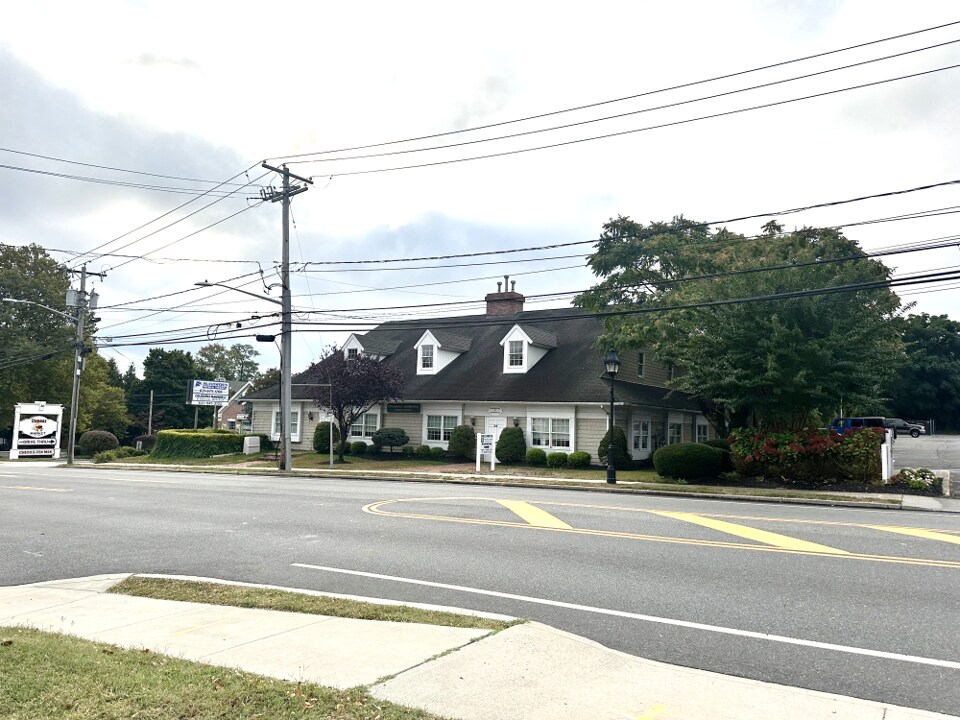 36 Route 25A, Setauket, NY à louer Photo de l’immeuble– Image 1 sur 15