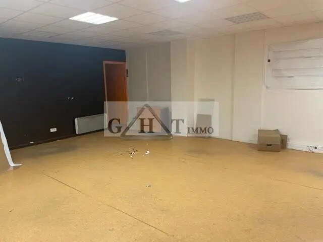 Plus de détails pour Bureau, Industriel/Logistique à louer