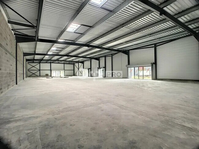 Plus de détails pour Local commercial à vendre