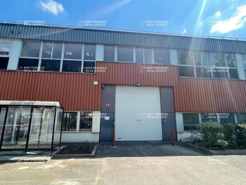 Local d’activités dans Trappes à louer - Photo de l’immeuble – Image 1 sur 7