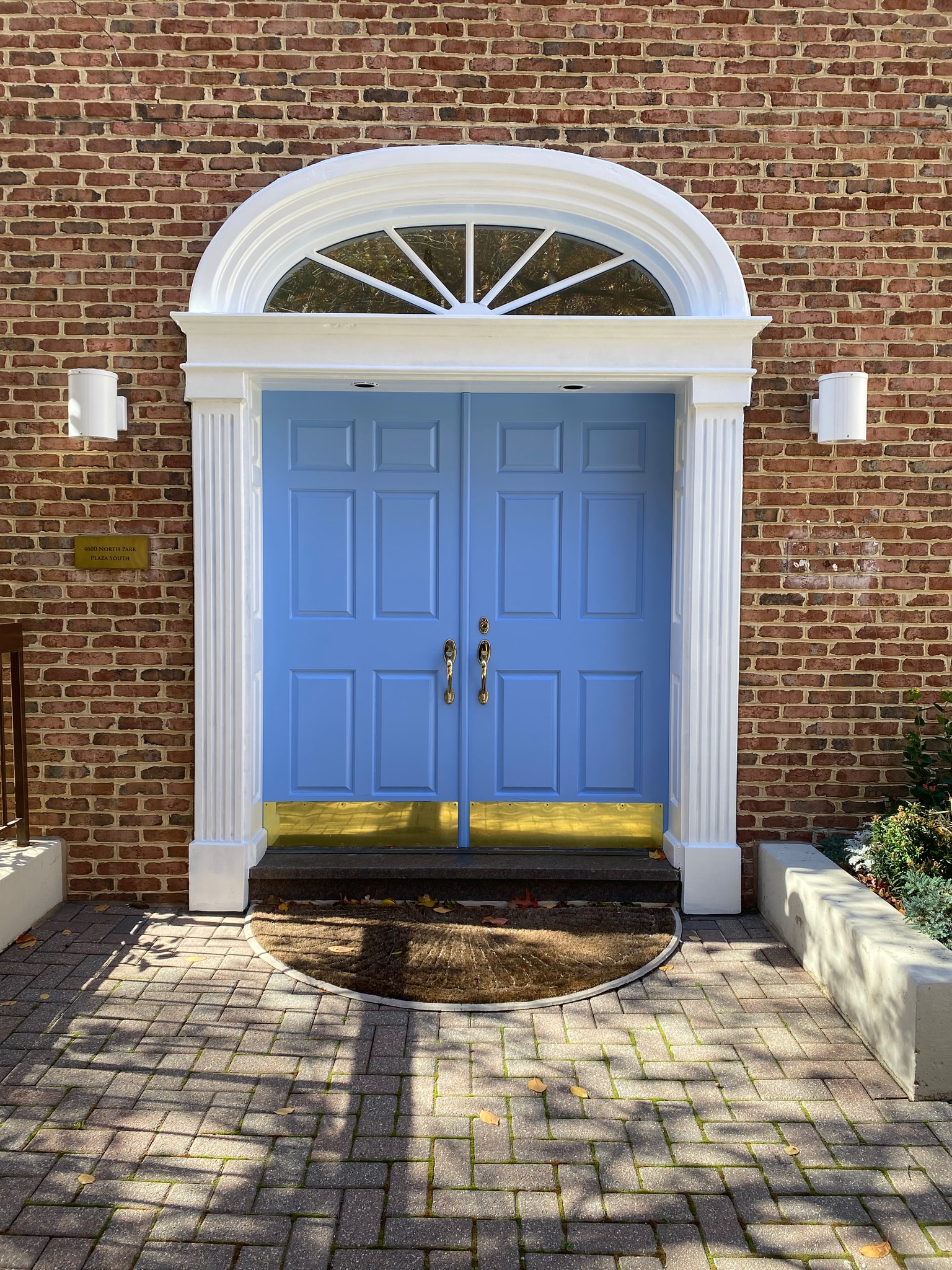 4600 N Park Ave, Chevy Chase, MD à louer Photo de l’immeuble– Image 1 sur 12