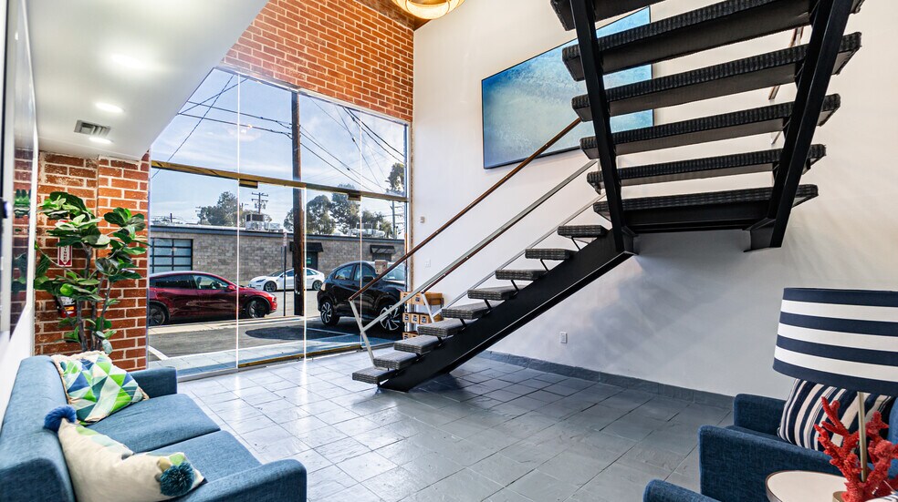 111 Penn St, El Segundo, CA à louer - Photo de l’immeuble – Image 2 sur 12