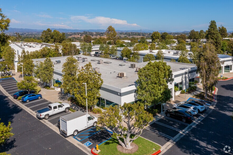 8 Argonaut, Aliso Viejo, CA à louer - Photo de l’immeuble – Image 2 sur 4