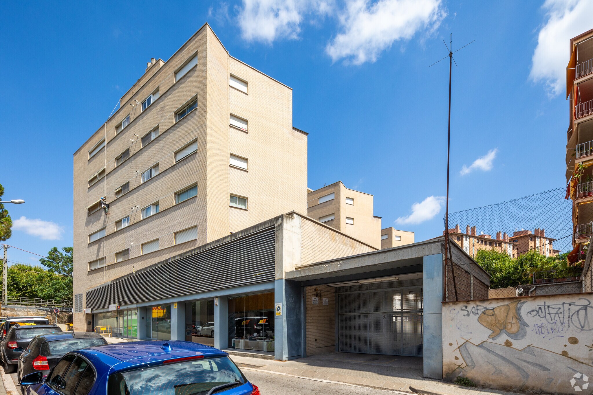 Immeuble residentiel dans Sant Cugat del Vallès, Barcelona à vendre Photo principale– Image 1 sur 3