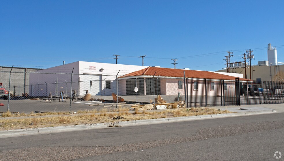 8555 Yermoland Dr, El Paso, TX à vendre - Photo de l’immeuble – Image 3 sur 11