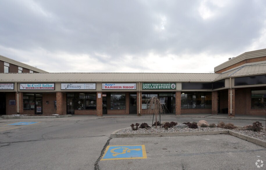 501 Krug St, Kitchener, ON à louer - Photo de l’immeuble – Image 2 sur 5