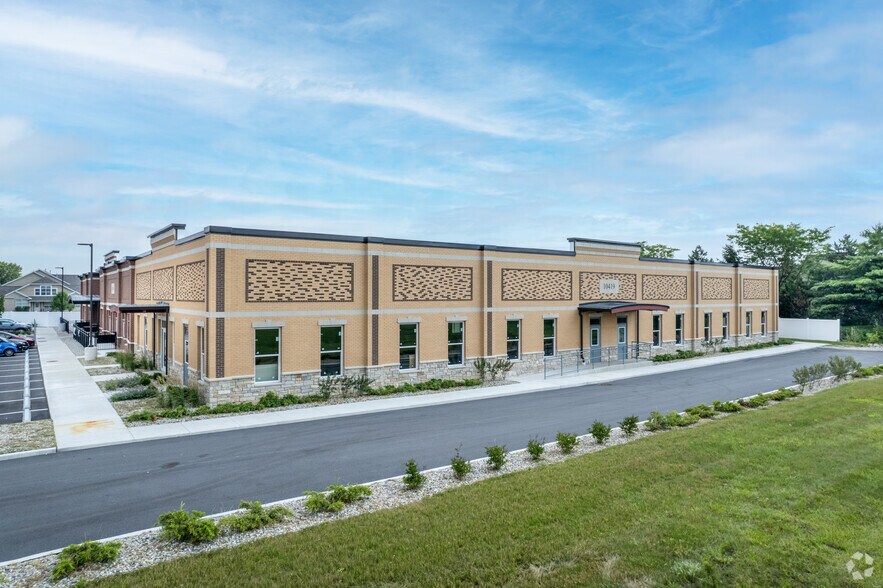 10419 Calumet Ave, Munster, IN à louer - Photo de l’immeuble – Image 1 sur 13