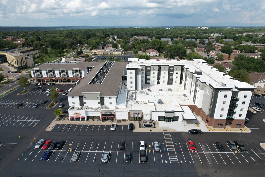 1600 Warren St, Mankato, MN à louer - Photo principale – Image 1 sur 2