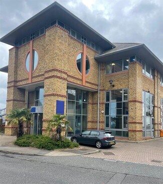 Plus de détails pour 18-19 Station Rd, Sunbury On Thames - Bureau à louer