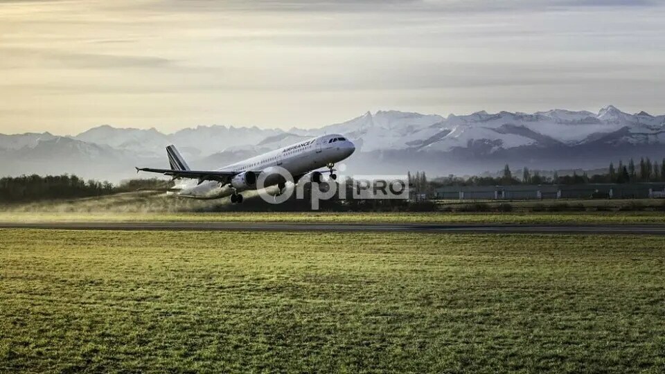 Bureau dans Uzein à louer - Aérien – Image 3 sur 3
