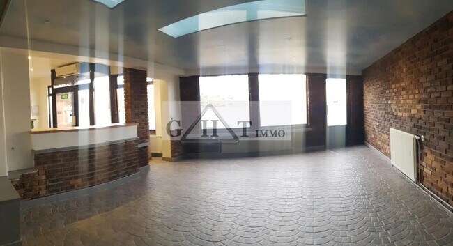 Plus de détails pour Local commercial à louer