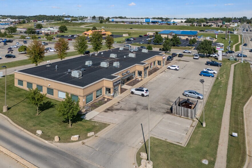 4840 Asbury Rd, Dubuque, IA à louer - Photo de l’immeuble – Image 2 sur 10