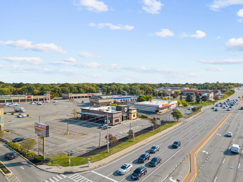 1500 W Ridge Rd, Rochester, NY à vendre - Photo de l’immeuble – Image 2 sur 16