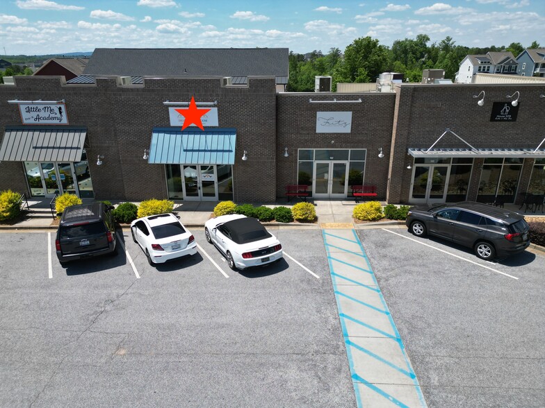 102-104 Wicker Park Ave, Greer, SC à louer - Photo de l’immeuble – Image 3 sur 12