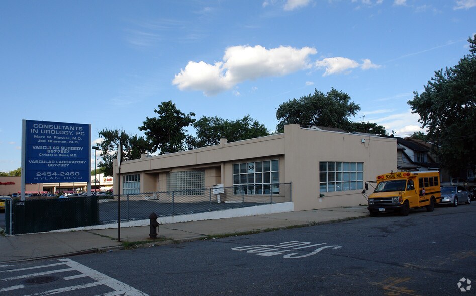 2454-2460 Hylan Blvd, Staten Island, NY à louer - Photo de l’immeuble – Image 2 sur 3