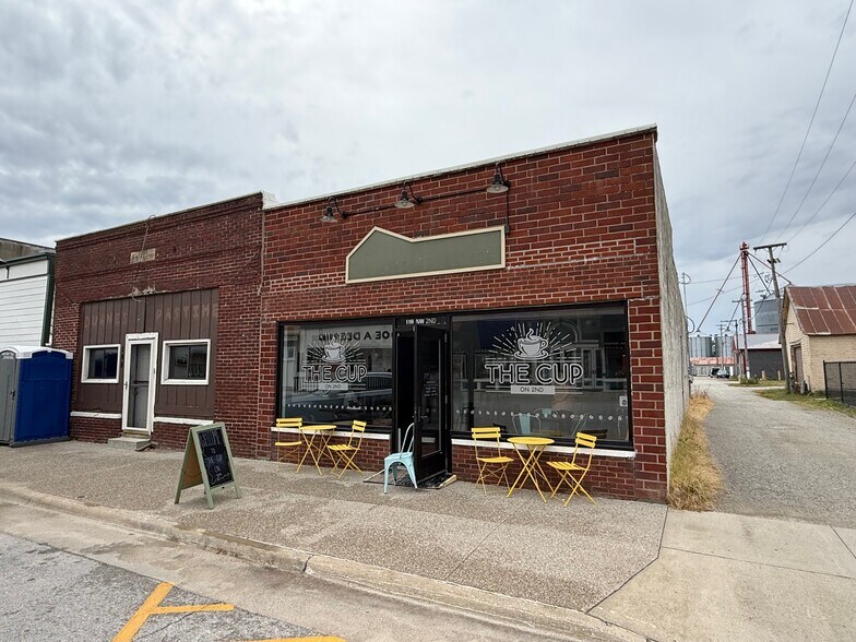 110 NW 2nd St, Stuart, IA à vendre - Photo de l’immeuble – Image 3 sur 9