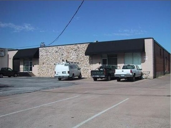 1921 Record Crossing Rd, Dallas, TX à vendre - Photo de l’immeuble – Image 3 sur 4