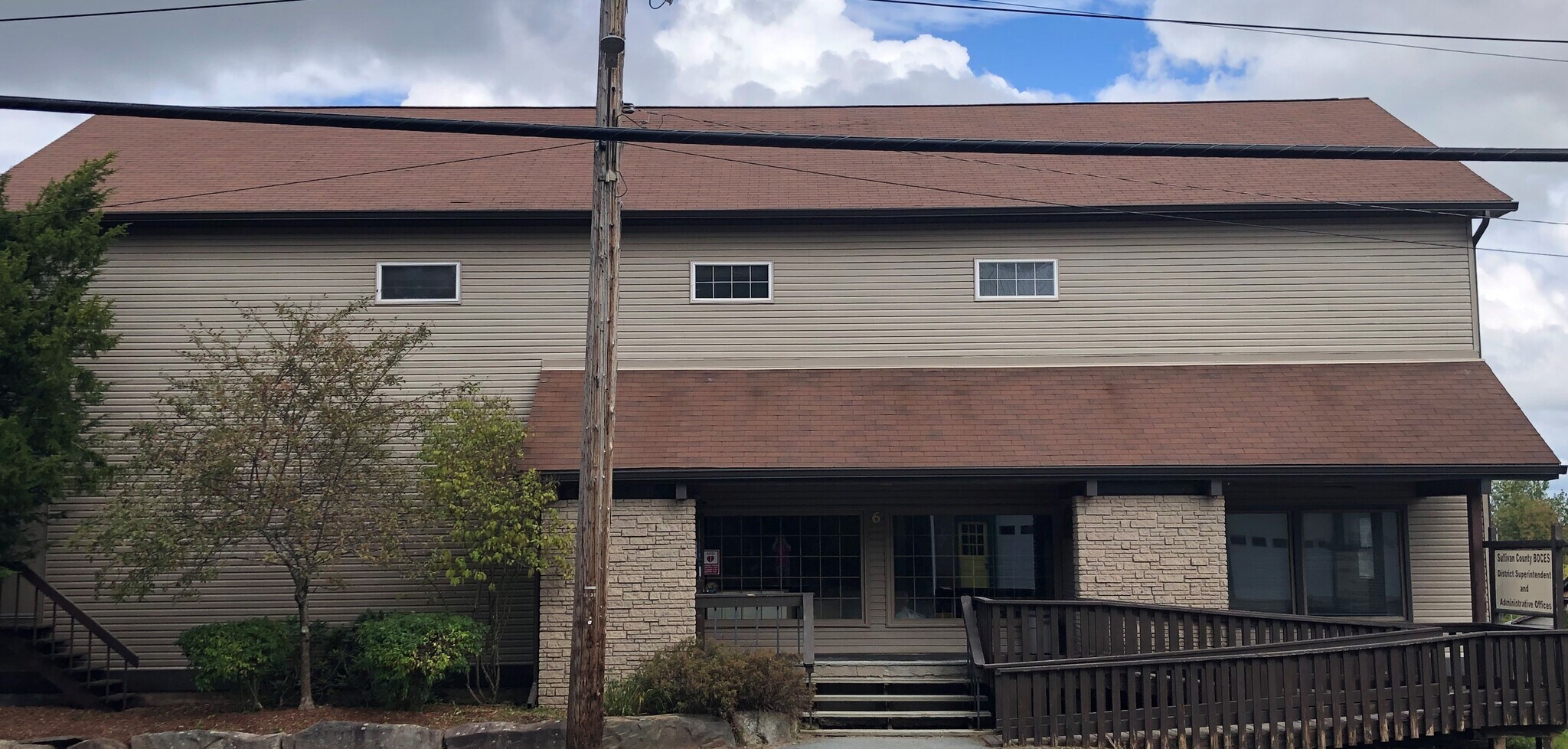 6 Wierk Ave, Liberty, NY à louer Photo principale– Image 1 sur 14