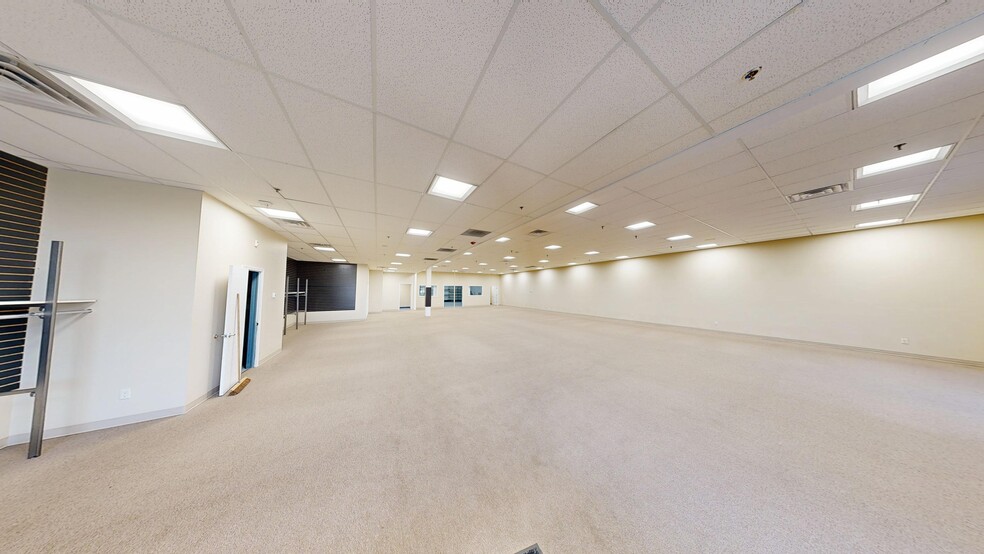 3905-3931 E State Blvd, Fort Wayne, IN à louer - Photo de l’immeuble – Image 2 sur 6