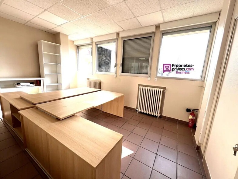 Bureau dans Senlis à louer - Photo intérieure – Image 3 sur 4