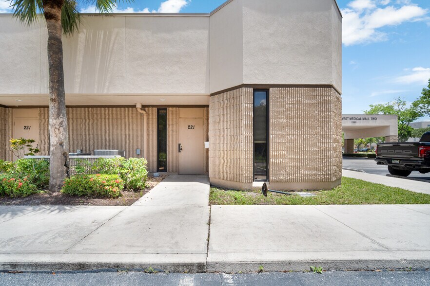 13005 Southern Blvd, Loxahatchee, FL à louer - Photo de l’immeuble – Image 3 sur 21