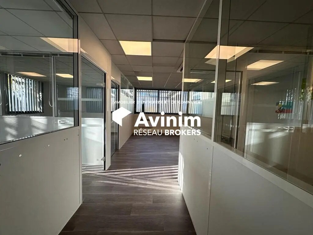 Bureau dans Le Mesnil-Amelot à louer Photo intérieure– Image 1 sur 9