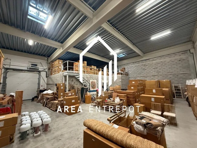 Plus de détails pour Local d'activités à louer