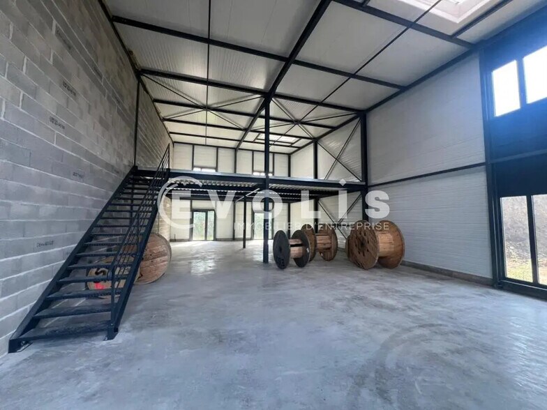 Local d’activités dans Trévoux à louer - Photo intérieure – Image 3 sur 6