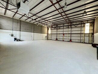 Plus de détails pour 37451 Beechcraft Way, Watkins, CO - Industriel/Logistique à vendre