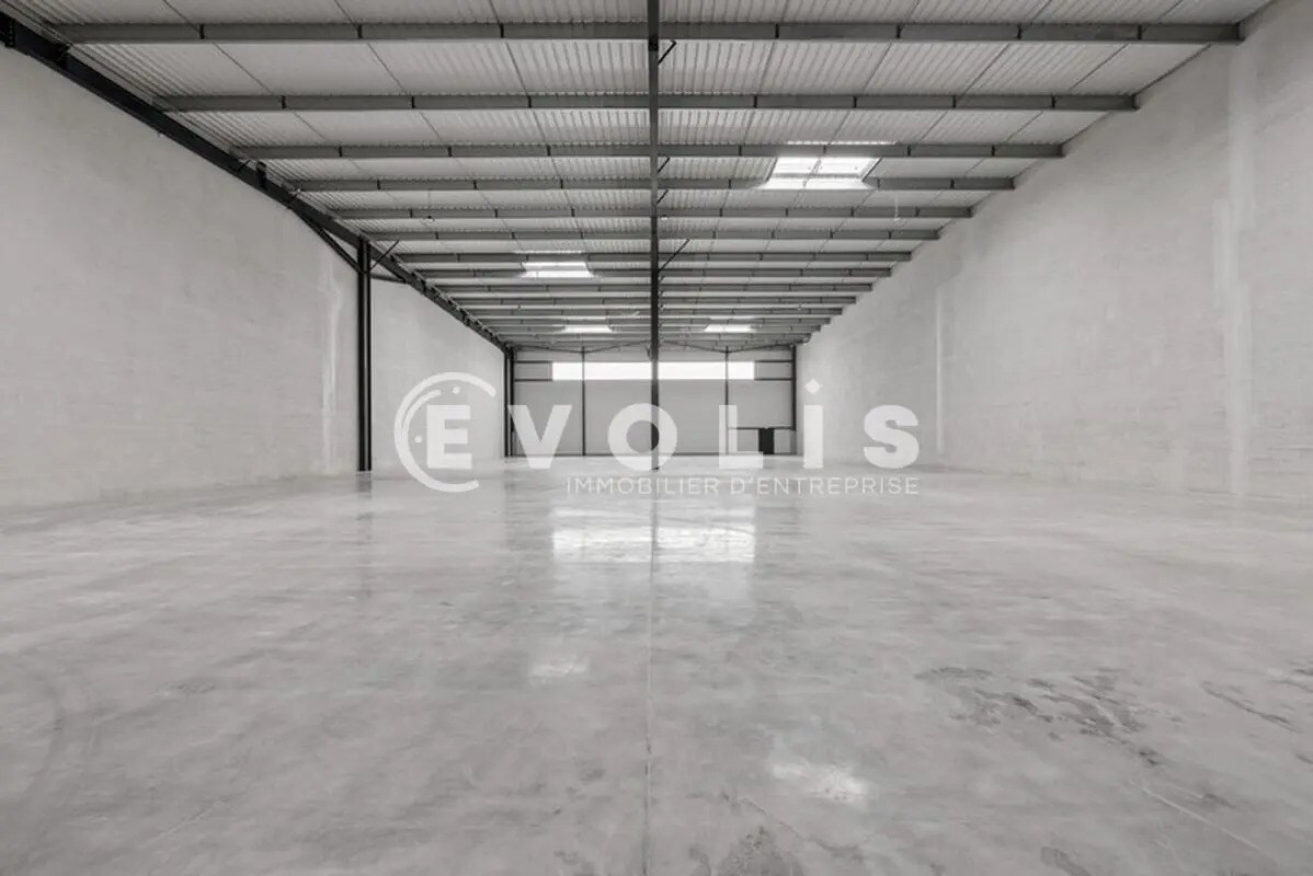 Local d’activités dans La Queue-en-Brie à louer Photo de l’immeuble– Image 1 sur 8