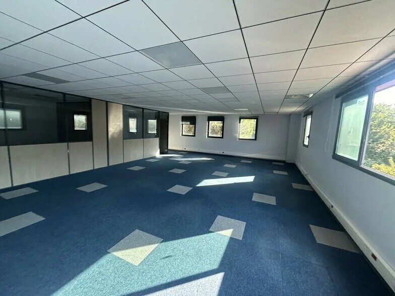 Bureau dans Sorgues à louer - Photo intérieure – Image 2 sur 12