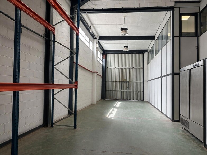 Industriel/Logistique dans Getafe, Madrid à vendre - Photo de l’immeuble – Image 3 sur 9