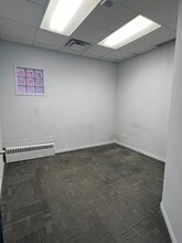 112 16 Av NW, Calgary, AB à louer Photo intérieure– Image 1 sur 8