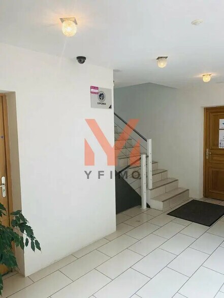 Bureau dans Villennes-sur-Seine à louer - Photo de l’immeuble – Image 3 sur 4