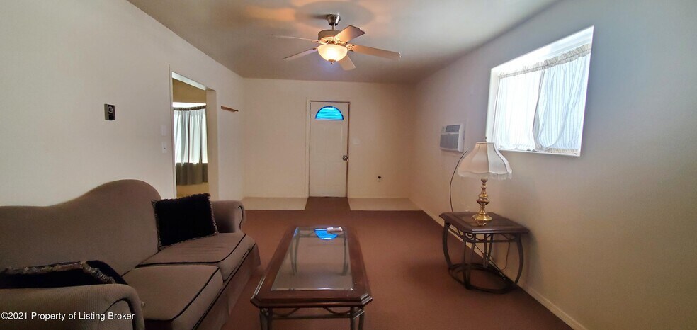 28 E Main St, Halliday, ND à vendre - Photo intérieure – Image 2 sur 17