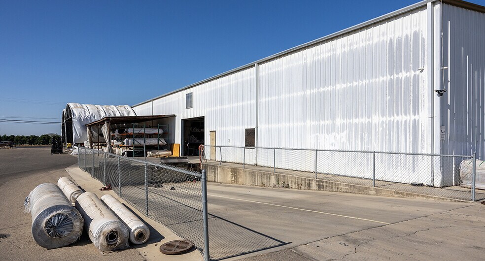 10084 Avenue 416, Dinuba, CA à vendre - Photo de l’immeuble – Image 1 sur 4