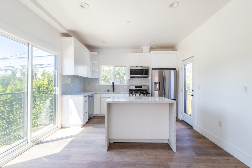 4505 18th, Los Angeles, CA à vendre - Photo intérieure – Image 3 sur 46