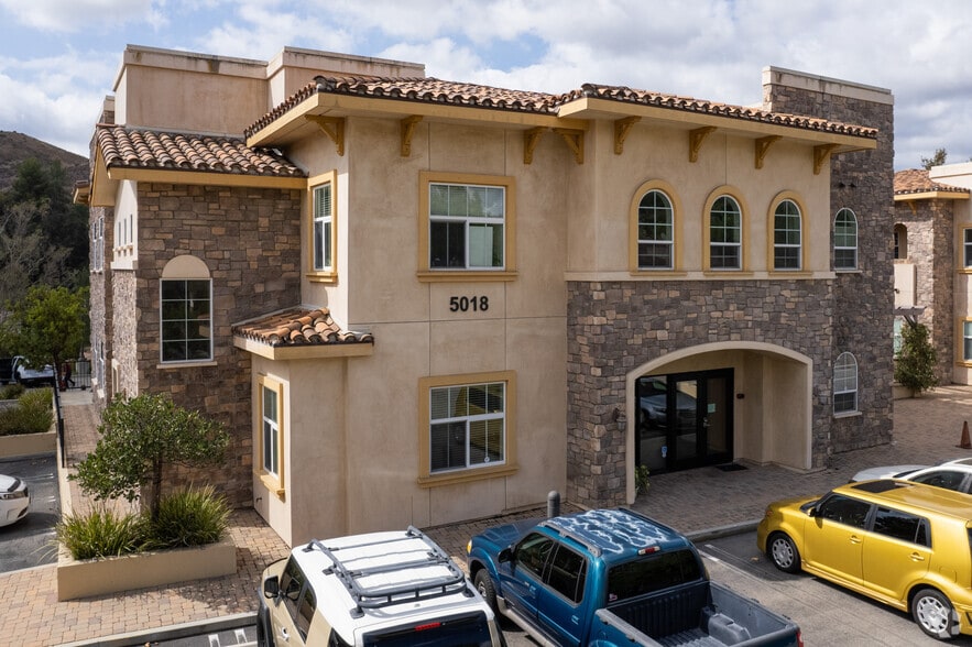 5018 Chesebro Rd, Agoura Hills, CA à vendre - Photo de l’immeuble – Image 1 sur 12