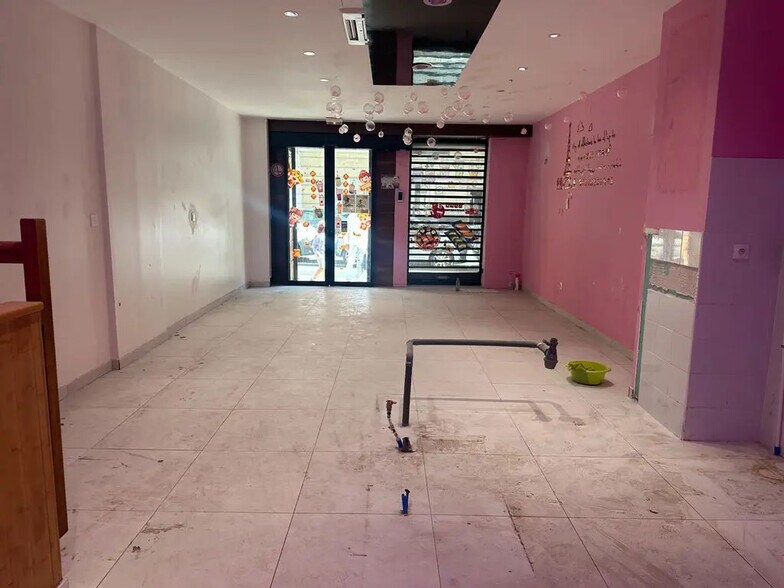 Local commercial dans Paris à louer - Photo de l’immeuble – Image 3 sur 5