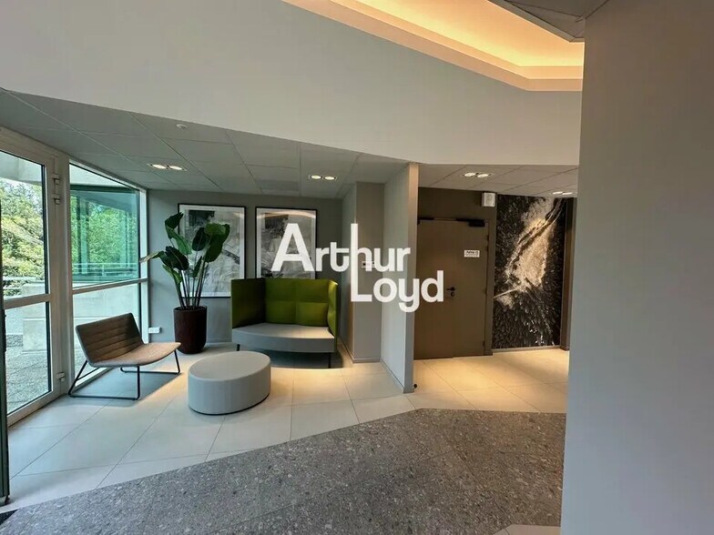 Bureau dans SOPHIA ANTIPOLIS à louer - Photo de l’immeuble – Image 3 sur 7