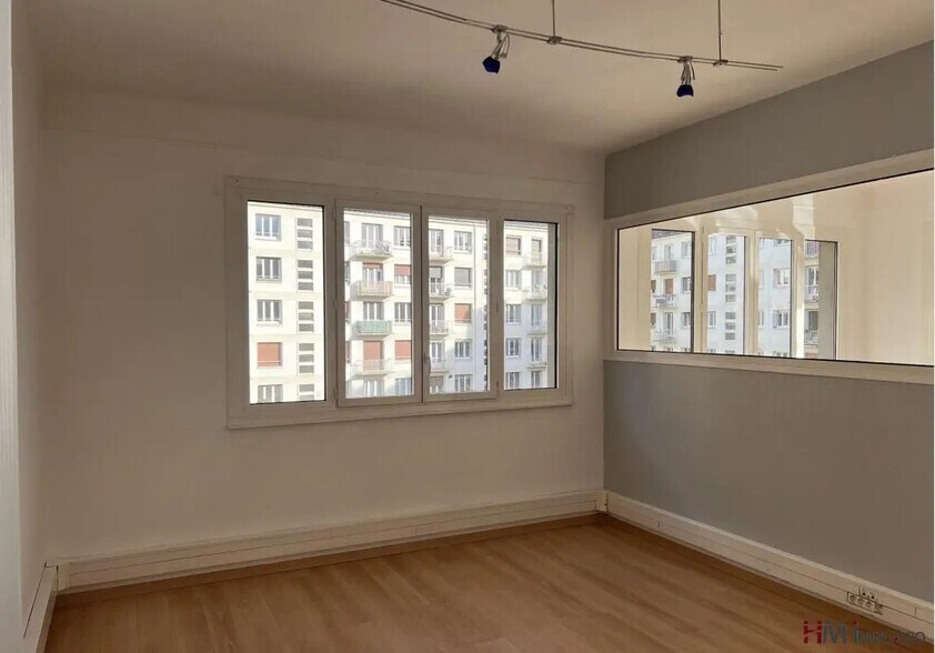 Bureau dans Rouen à louer - Photo de l’immeuble – Image 3 sur 8