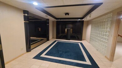 40 1st Ave W, Dickinson, ND à louer Photo intérieure– Image 2 sur 5