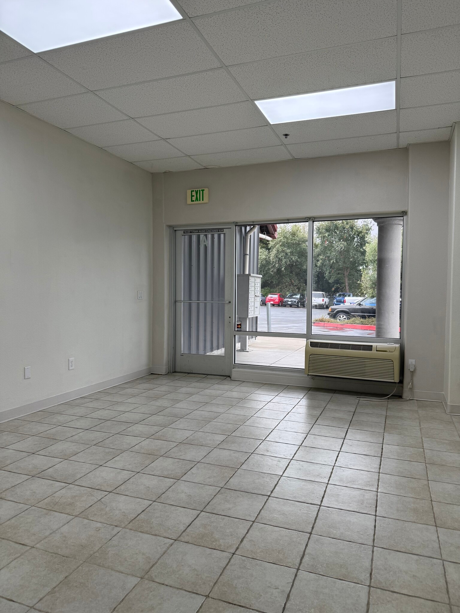 1825 Ferdinand Ct, Santa Rosa, CA à louer Photo intérieure– Image 1 sur 3