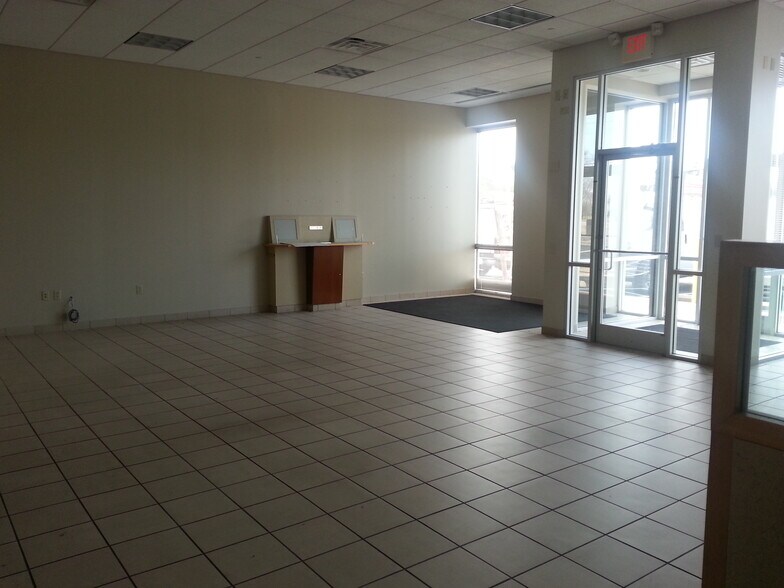 5170 Charlestown Rd, New Albany, IN à louer - Photo intérieure – Image 3 sur 17
