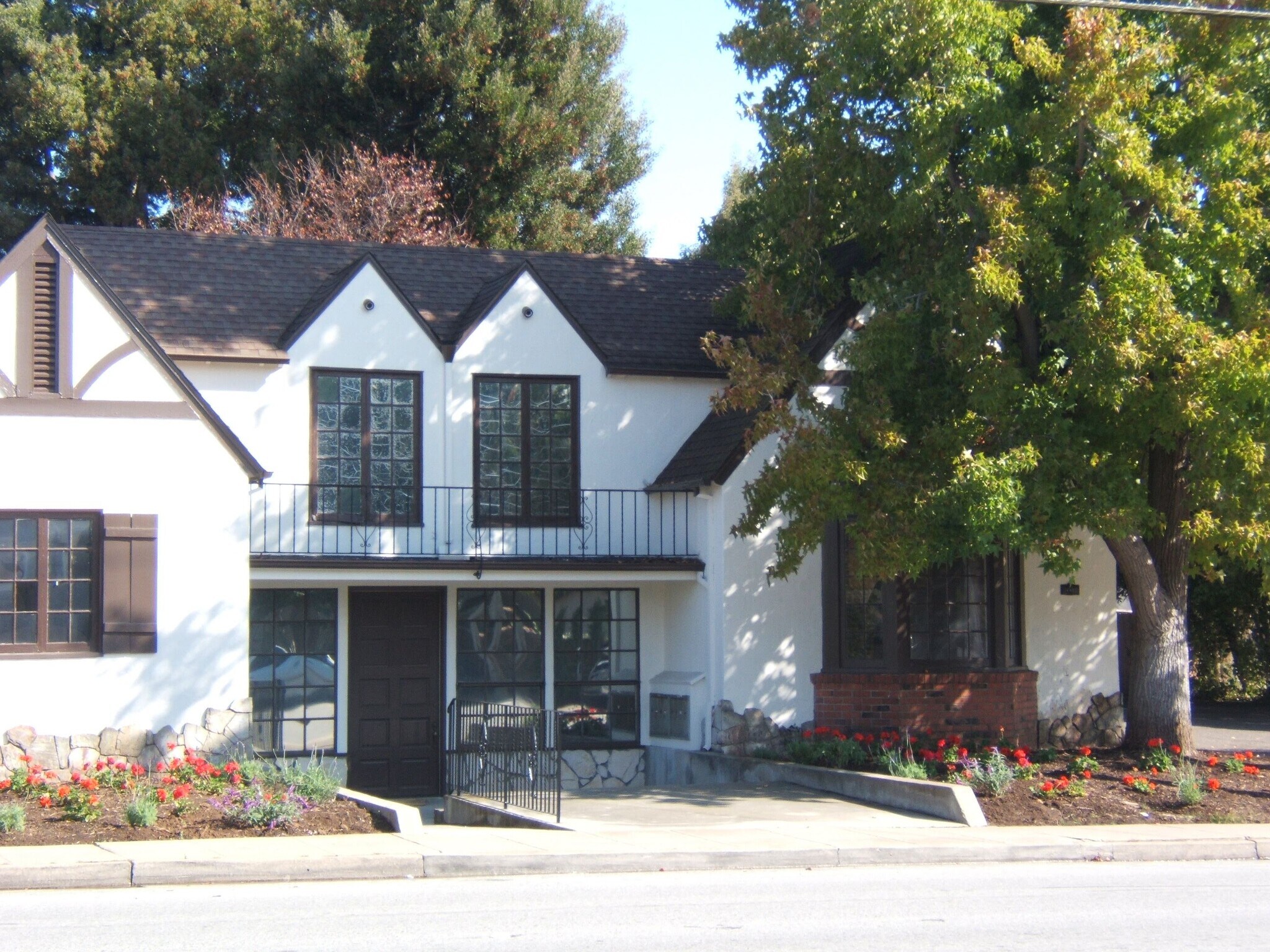 448 N San Mateo Dr, San Mateo, CA à louer Photo de l’immeuble– Image 1 sur 6