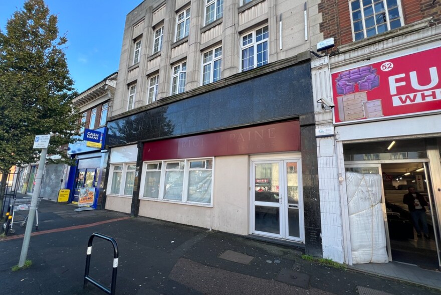 50-51 The Market, Sutton à louer - Photo de l’immeuble – Image 1 sur 3