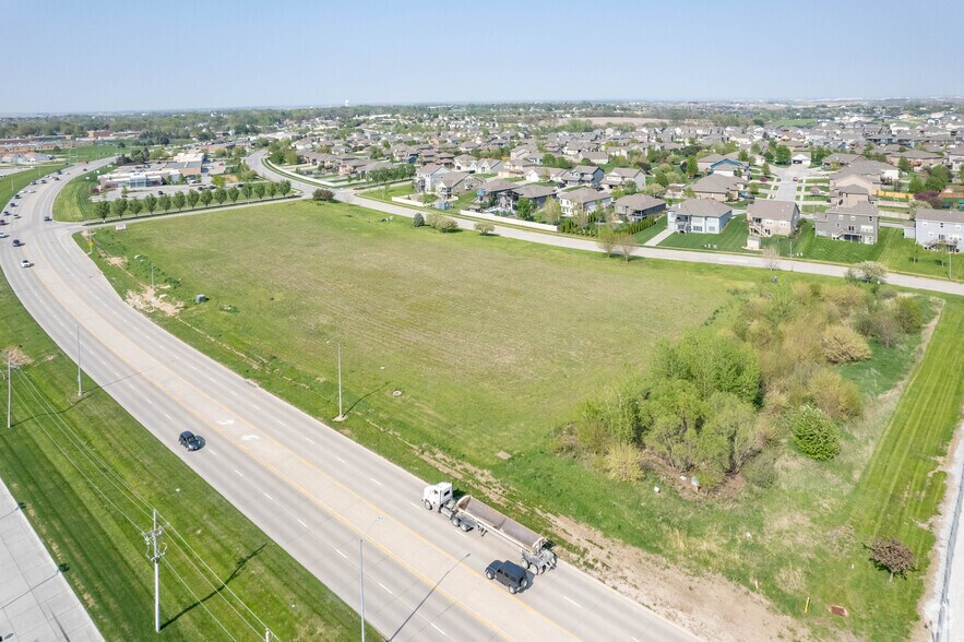 12004 Standing Stone Dr, Gretna, NE à vendre - Photo de l’immeuble – Image 3 sur 10