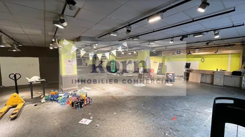 Local commercial dans Paris à louer - Photo de l’immeuble – Image 2 sur 7